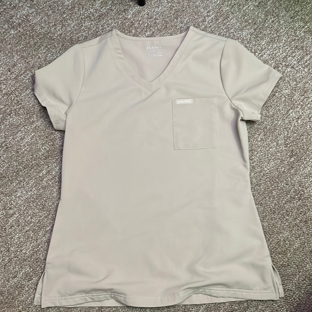 Jaanuu Scrub Top